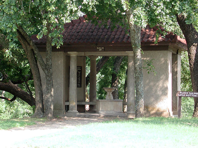 Black Sulphur Springs Pavilion (K. Ruhnke, NPS)