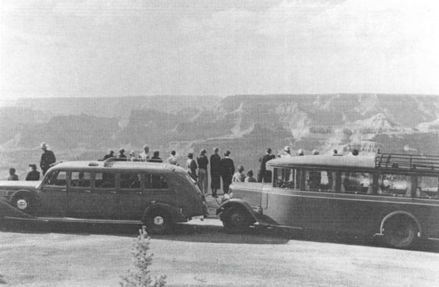 Fred Harvey Tour Busses at Hopi Point, circa 1935 (GRCA archives) Fred Harvey Tour Busses at Hopi Point, circa 1935 (GRCA archives)