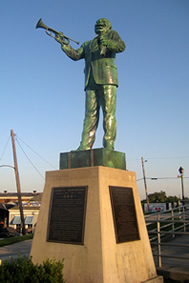 Statue of Louis Armstrong in Algiers