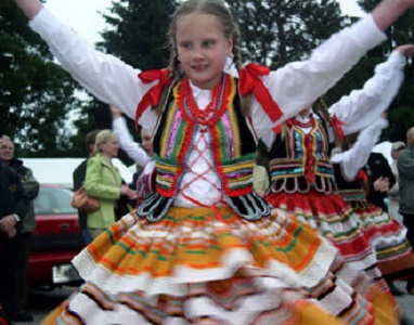 Little girls dancing