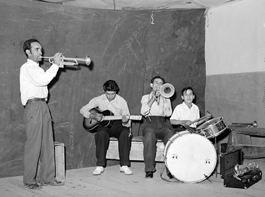 Spanish-American band in 1940 Spanish-American band in 1940