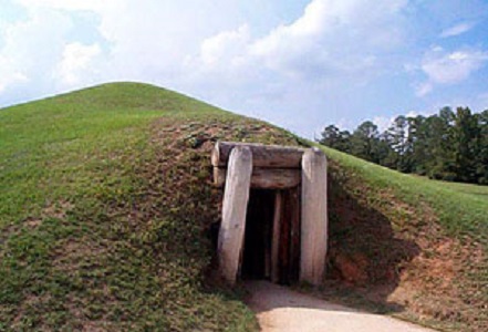 Ocmulgee earth lodge exterior Ocmulgee earth lodge exterior