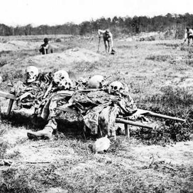 Photo of remains of Union war dead awaiting burial