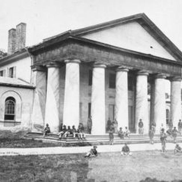 Photo of Union troops in front of Robert E. Lee's home Photo of Union troops in front of Robert E. Lee's home