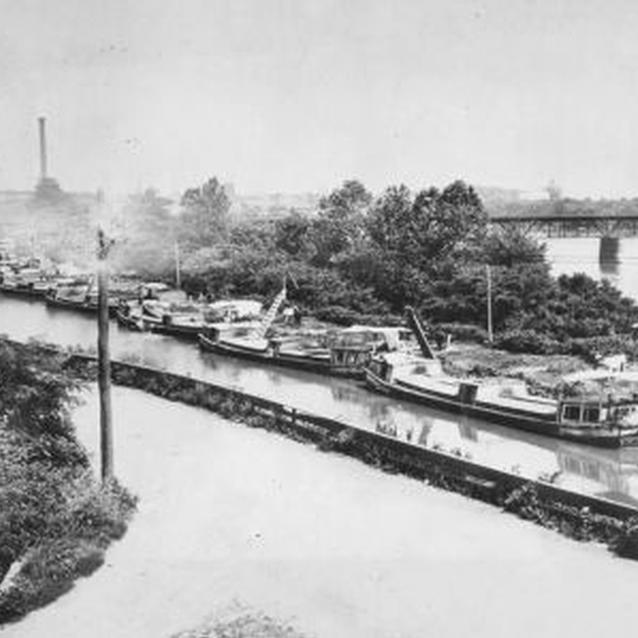 Photo of boat traffic on C&O Canal.