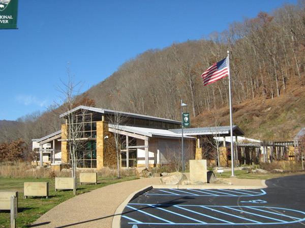 visitor center with mountains behind