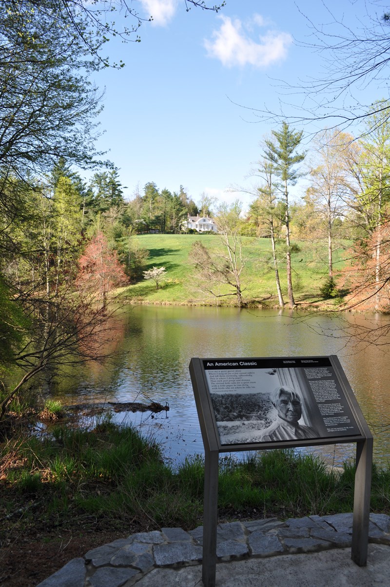 Visitor Entrance to Carl Sandburg Home NHS A view of the front lake and Sandburg Home as visitors enter the park