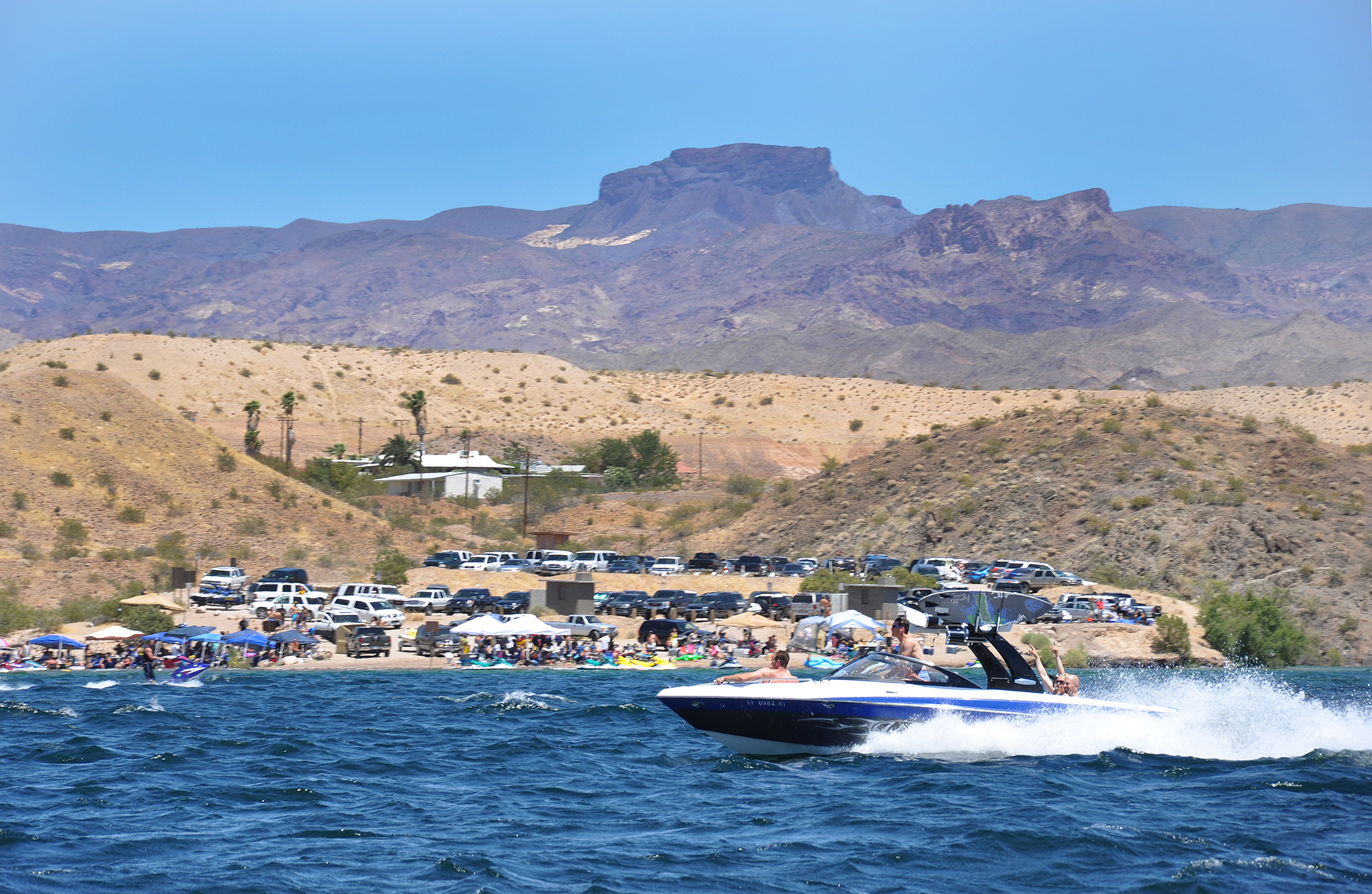 power boaters on Lake Mead