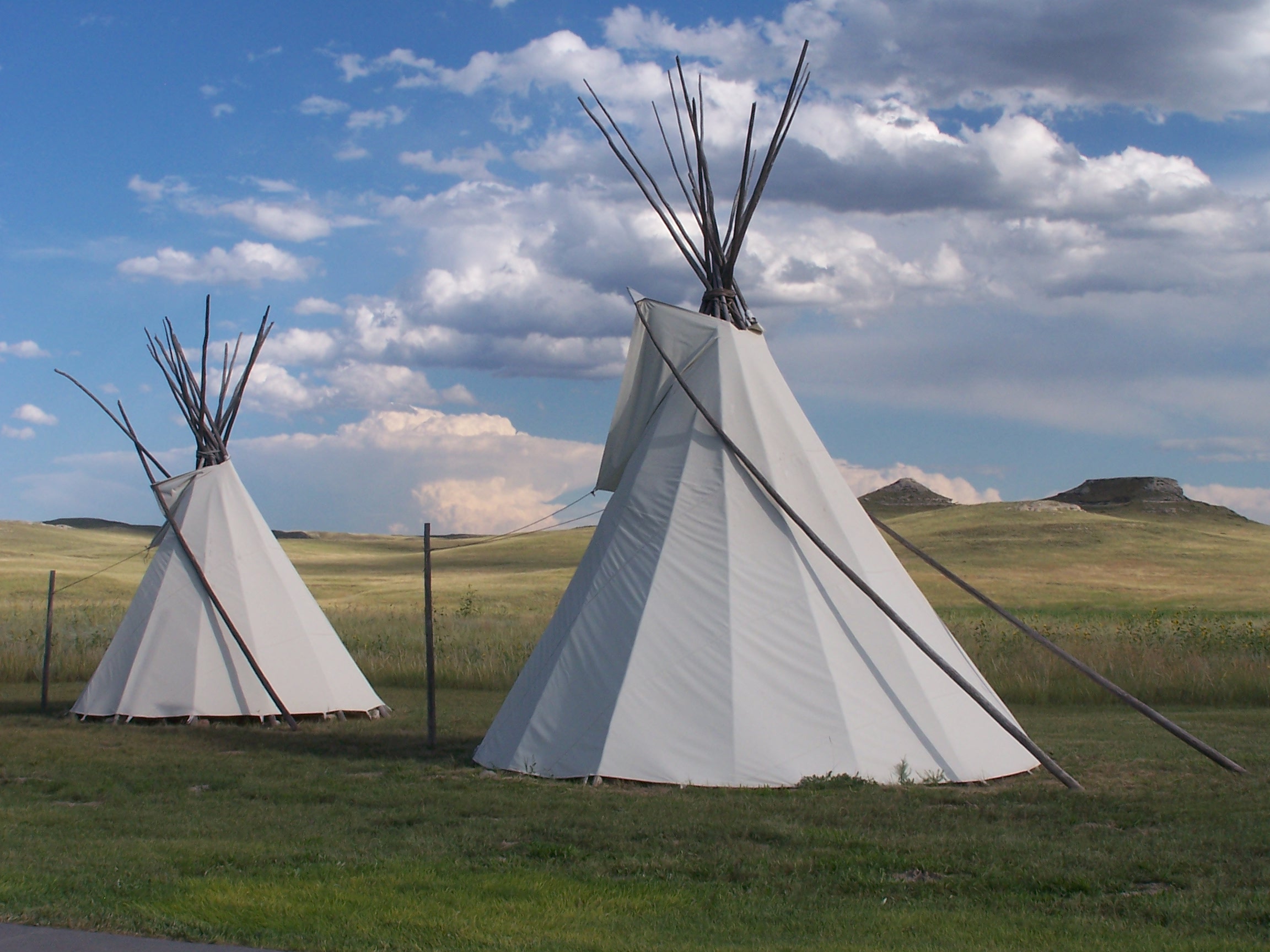Tipis and Fossil Hills represent the two subjects that Agate Fossil Beds interprets.