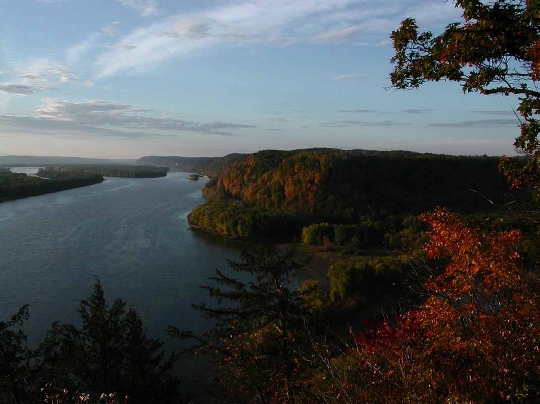 Scenic view of the steep bluffs adjacent to the Mississippi River as trees start to change color. 