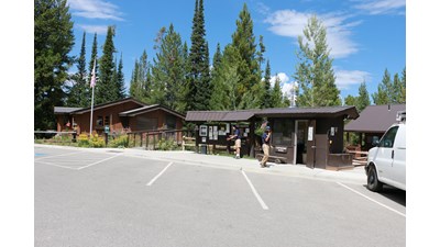 Signal Mountain campground registration area with office and campground information