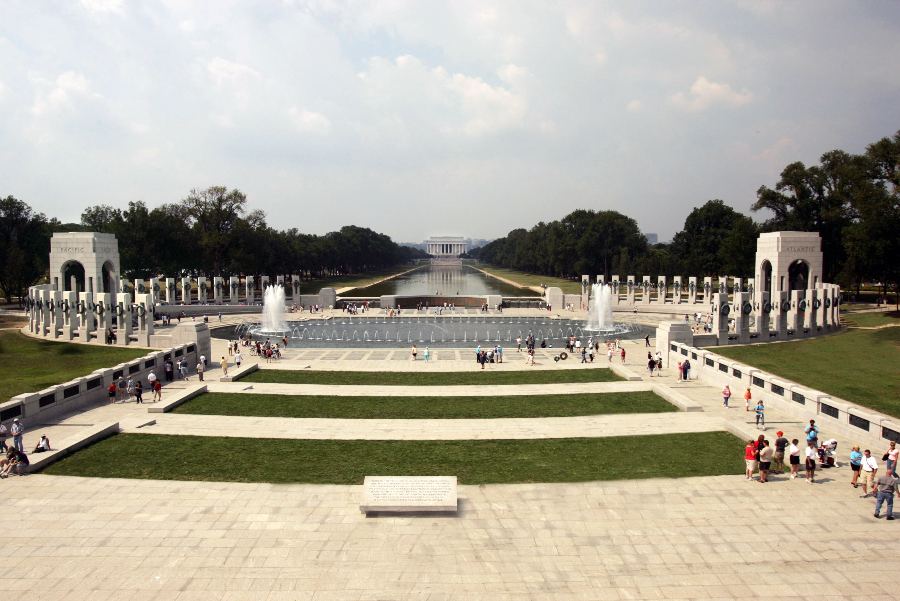WWII Memorial panoramic shot
