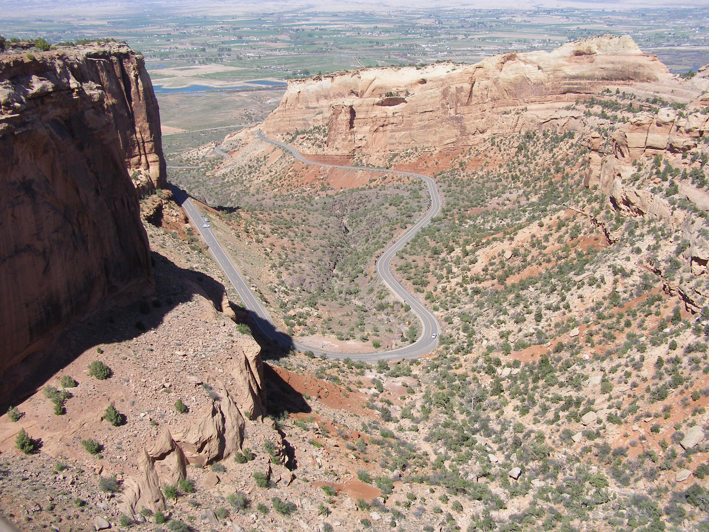 Looking down from canyon rim at a portion of the historic Rim Rock Drive