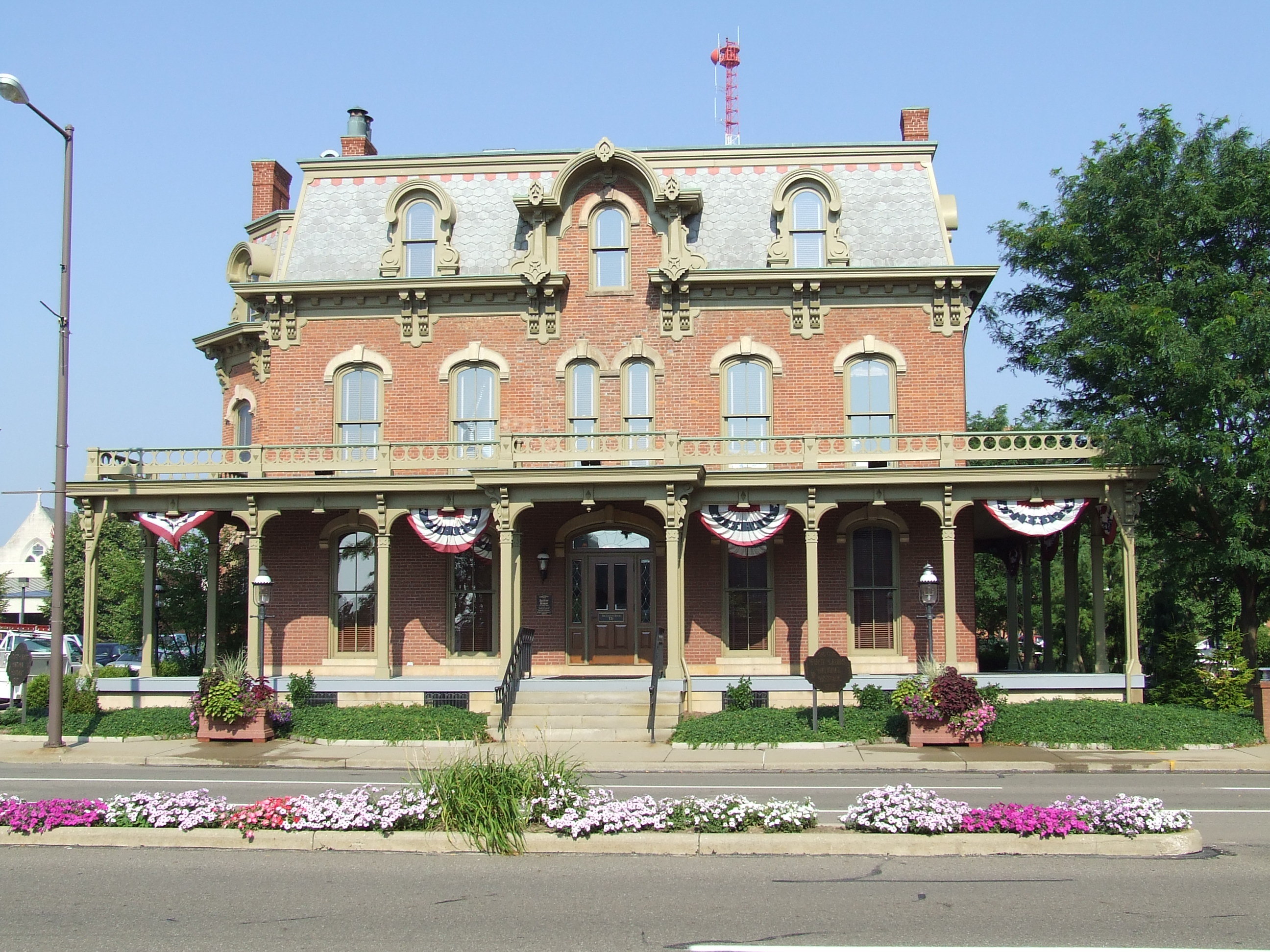 a front view of the Ida Saxton McKinley House