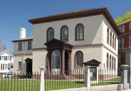 Front view of Touro Synagogue