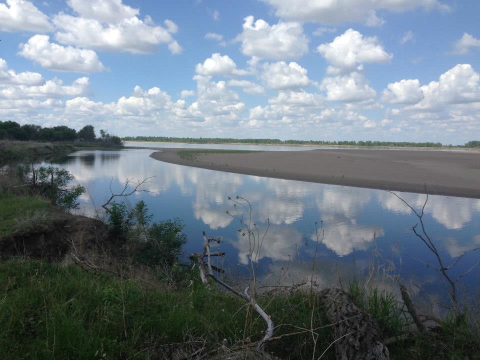 Scenic view of Missouri River on a sunny day