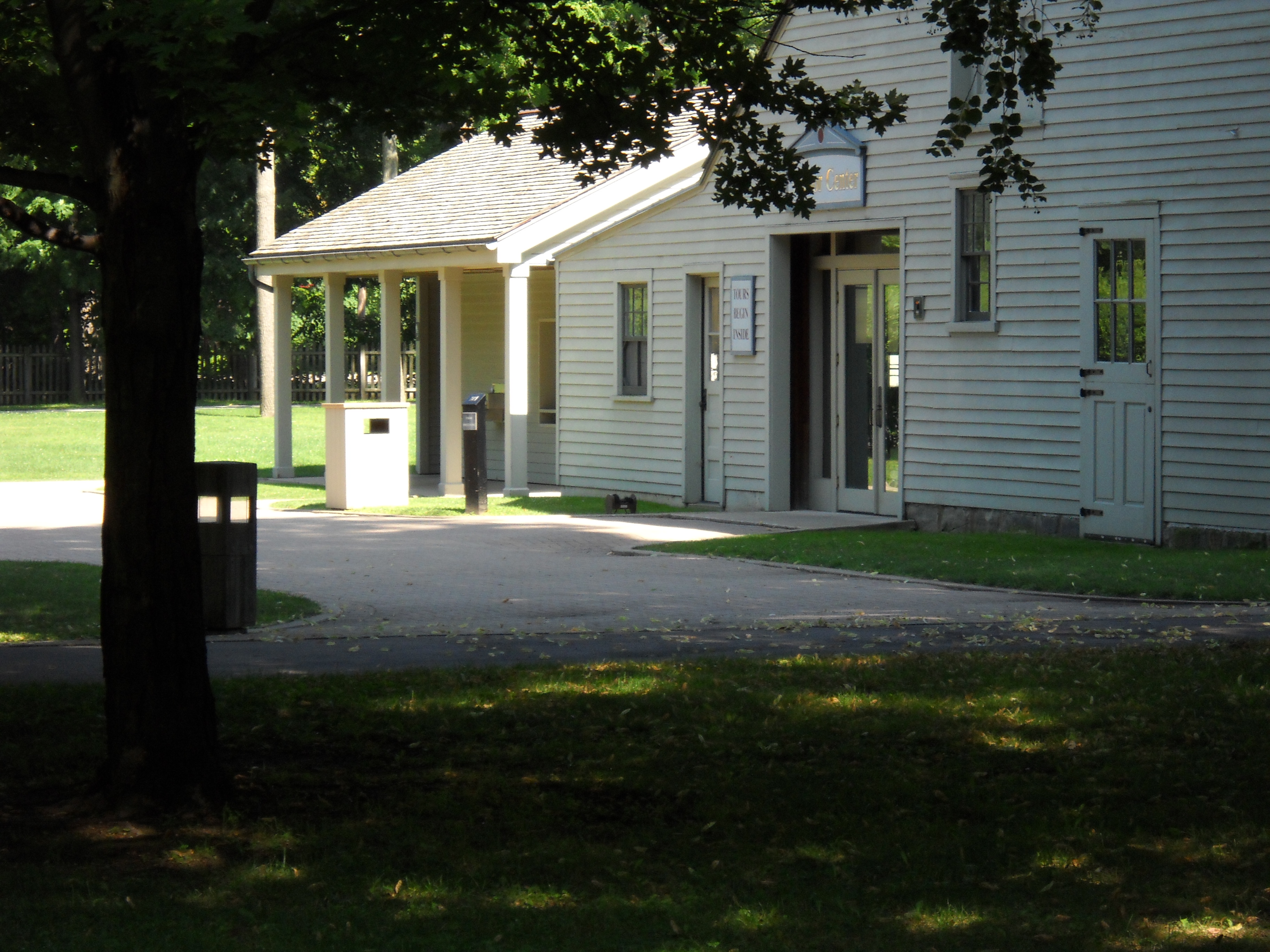 Visitor Center main entrance off the parking lot.