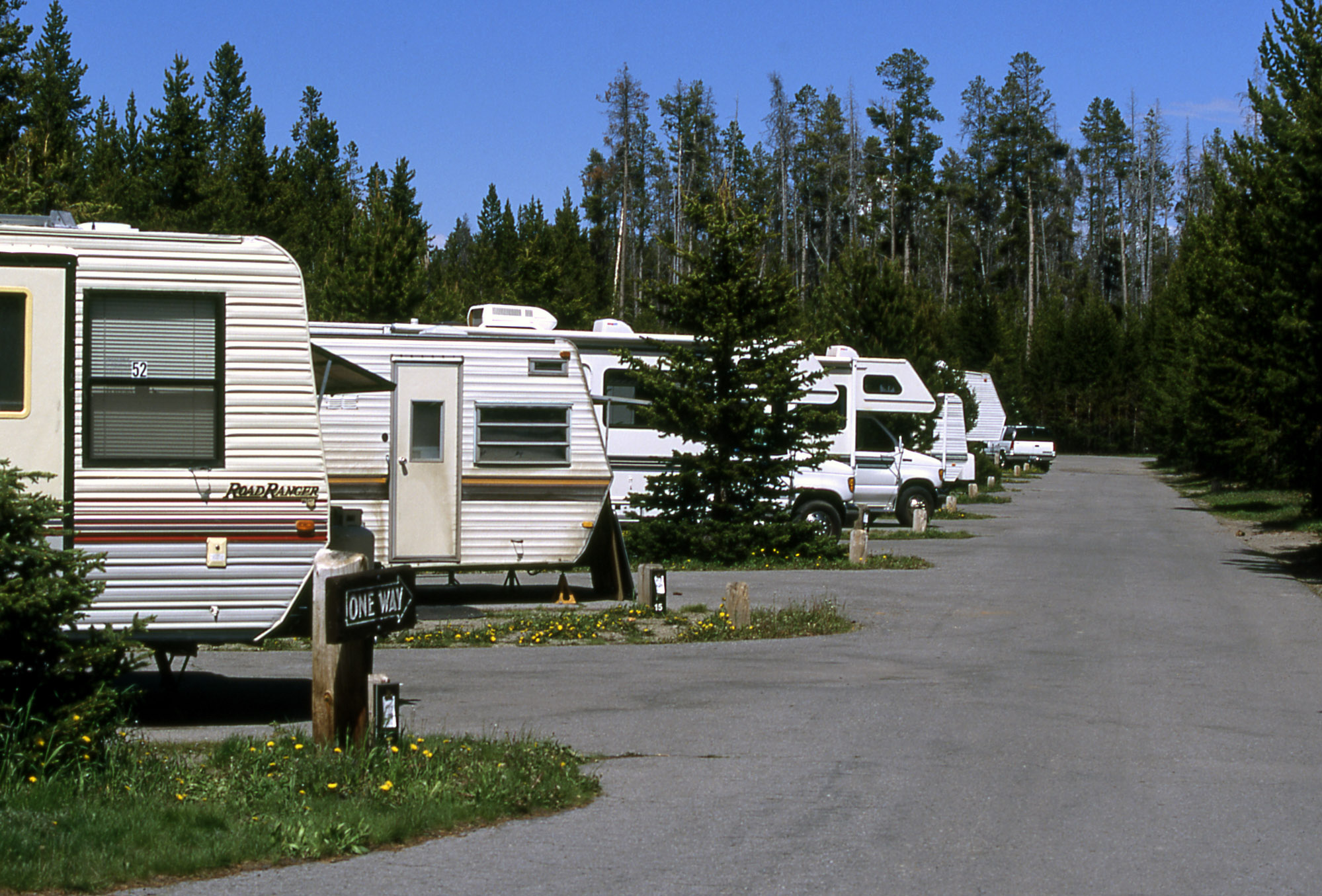 Only camping. Кемпинг Йеллоустоун. Американский кемпинг. Автокемпинг США. RV Camping.