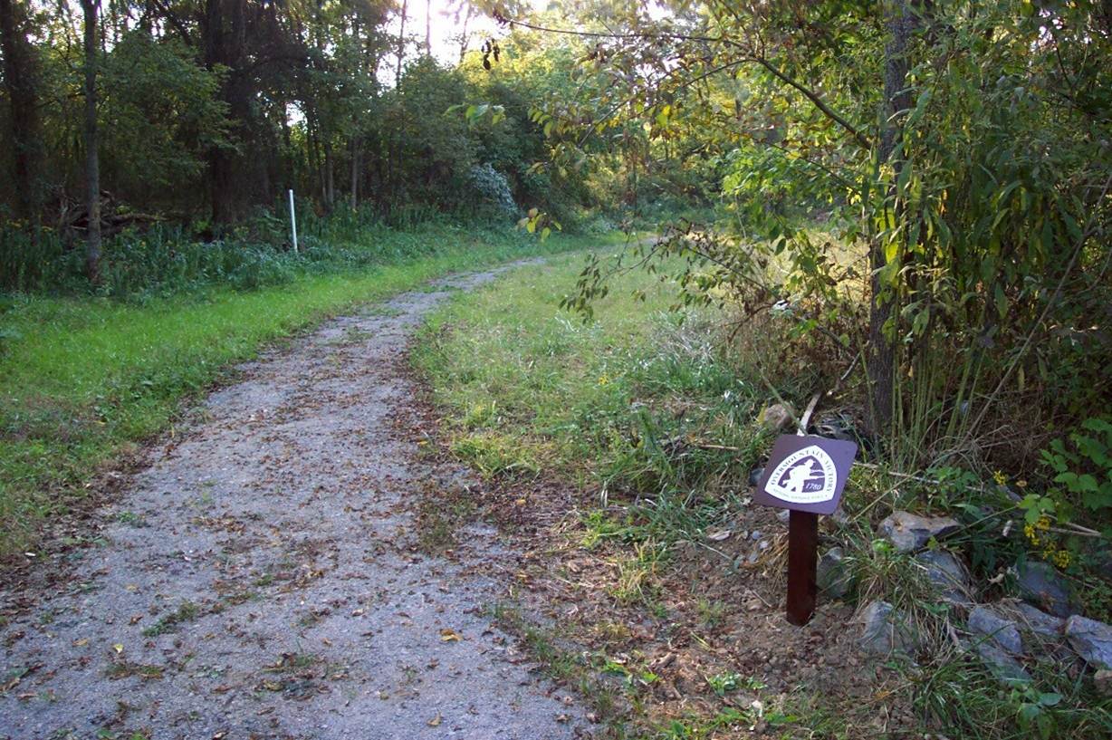 A marker stands beside the winding trail in Abingdon, Virginia.