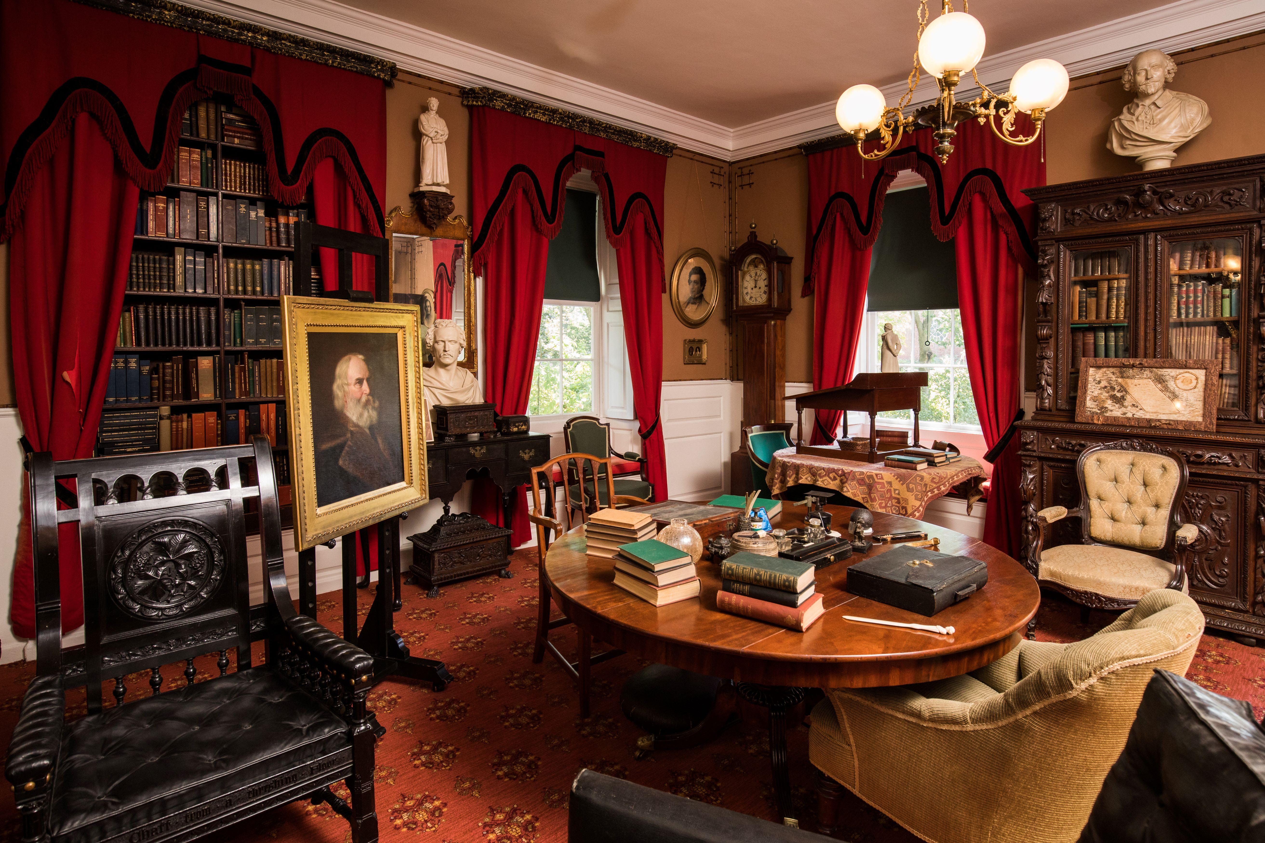 Longfellow House Washington's Headquarters National Historic Site