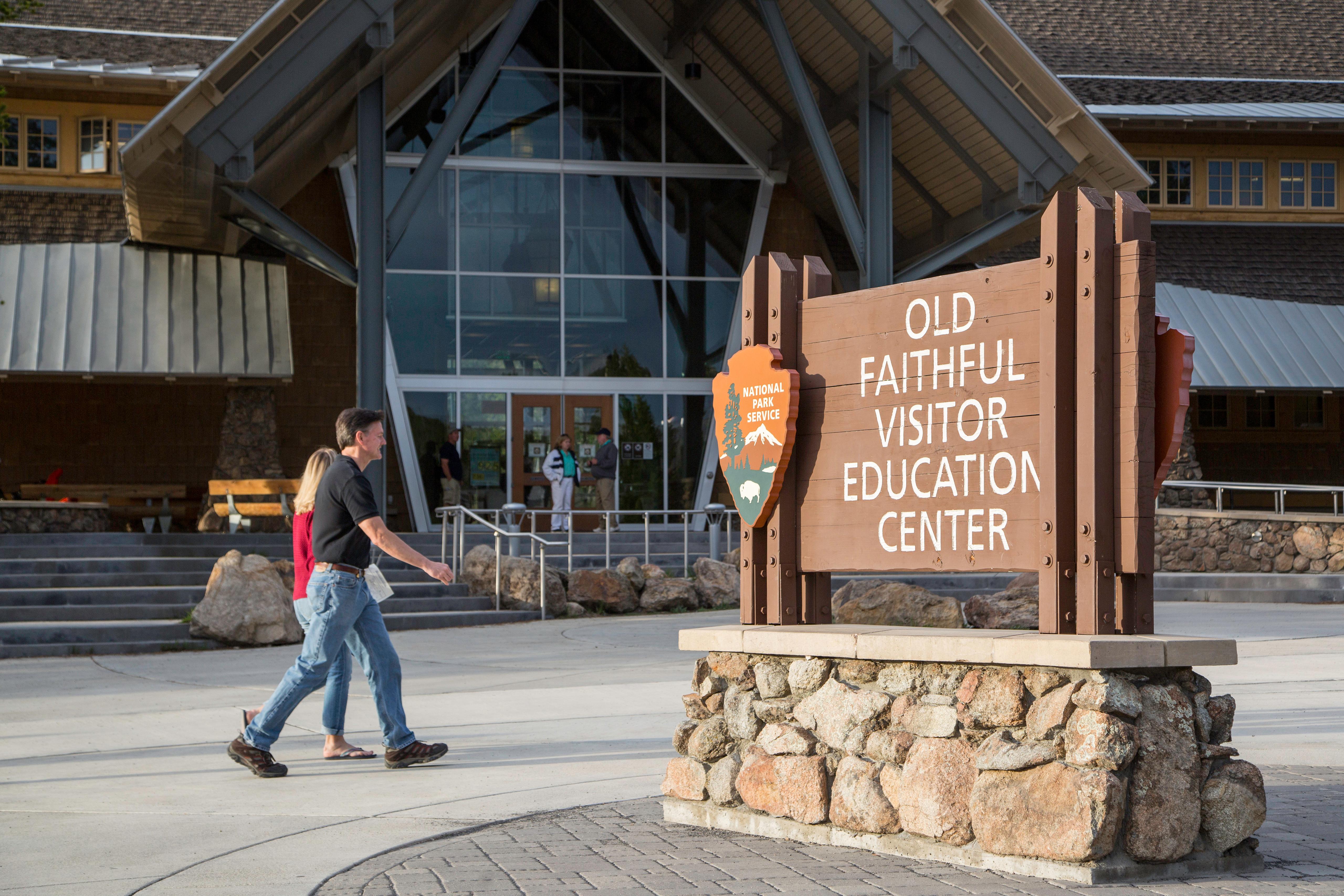 Visitor Centers - Yellowstone National Park (U.S. National Park