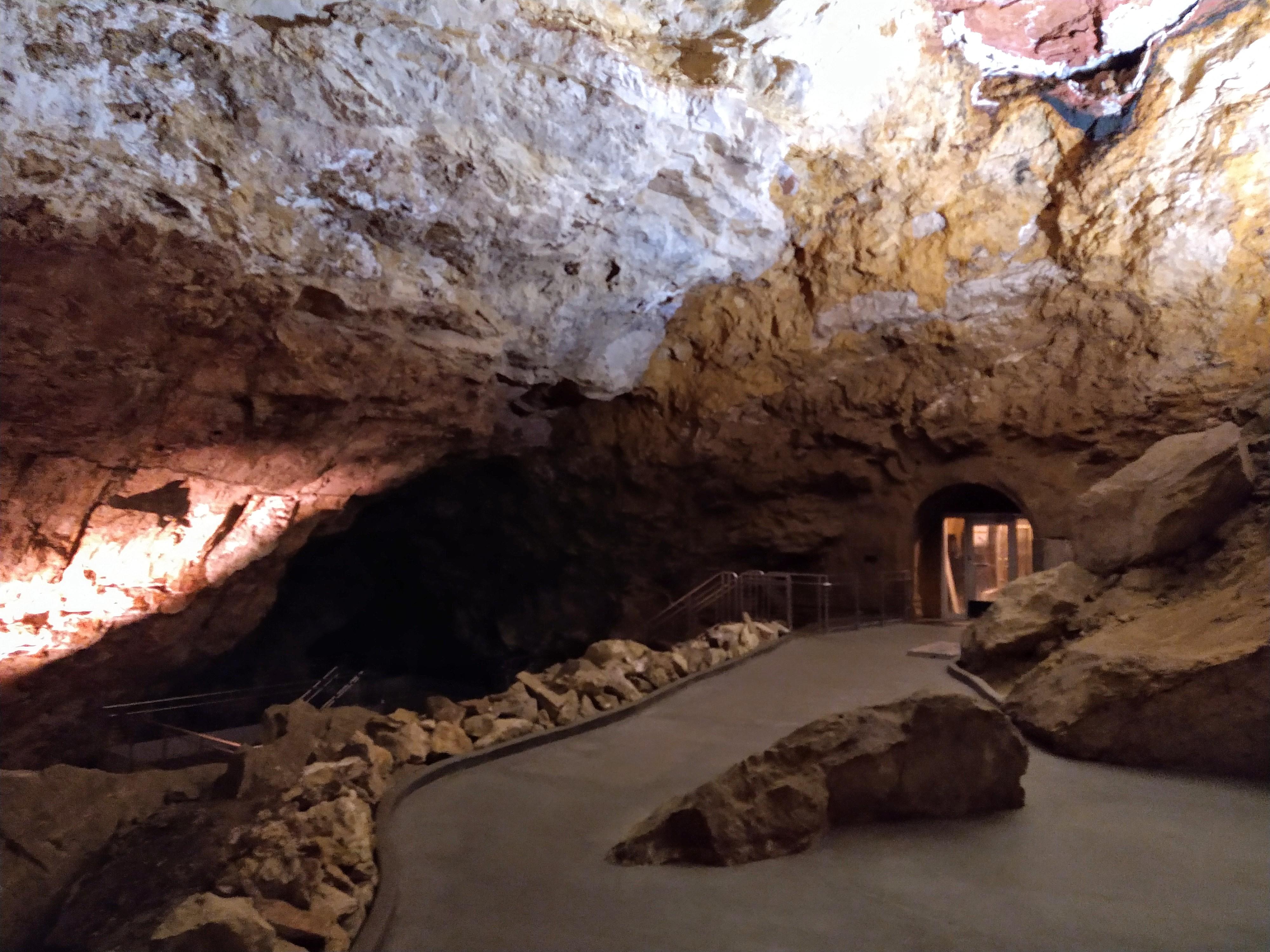 The target room inside Jewel Cave.