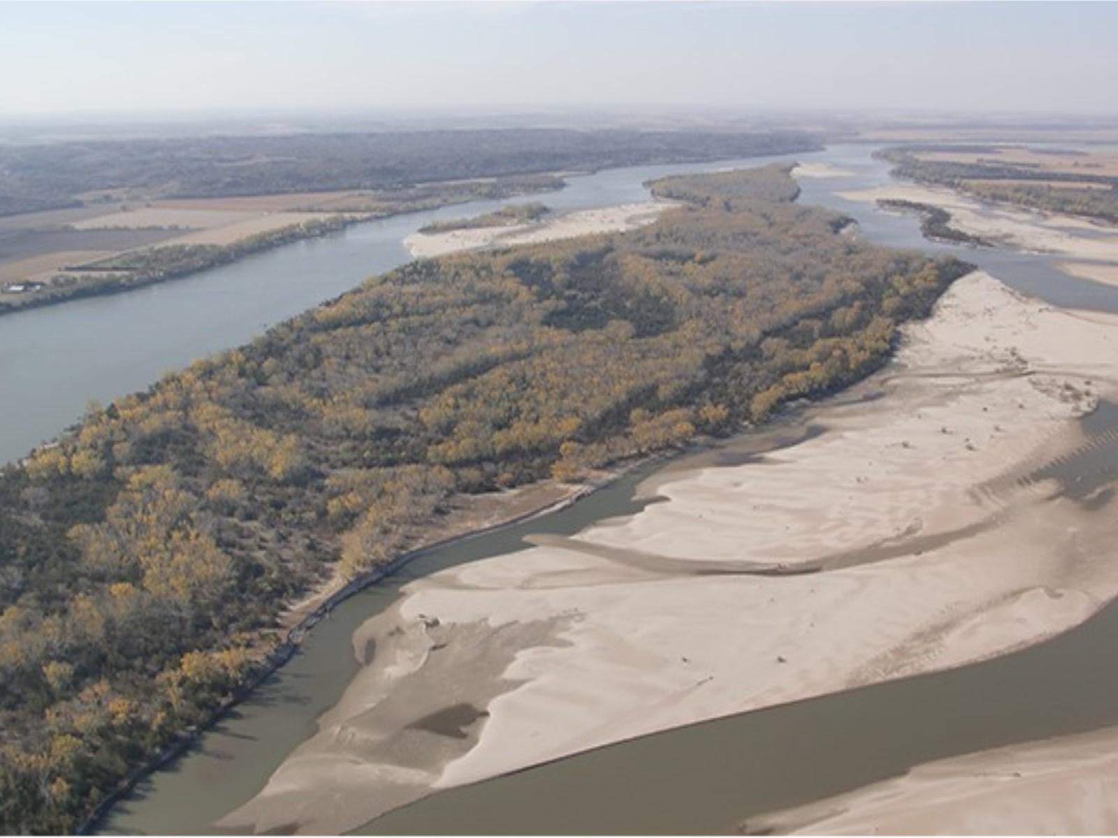 Aerial view of Goat Island featuring sandbars and parallel channels of the Missouri River
