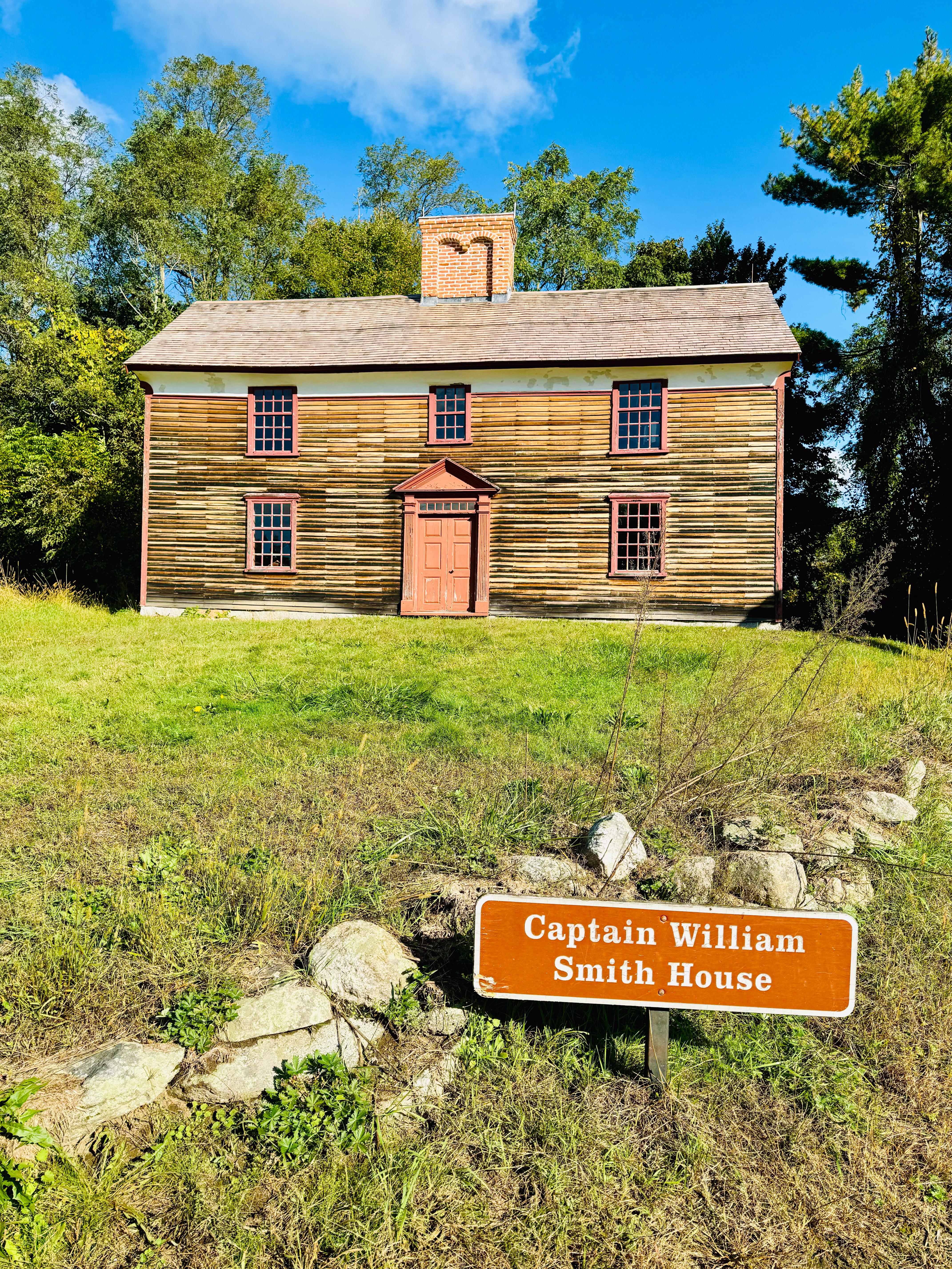 Located on Battle Road, the Smith House was home of Captain John Smith of the Lincoln Militia.