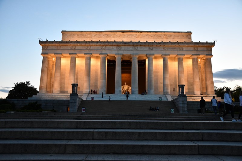 Lincoln Memorial at Sunset Lincoln Memorial view from plaza steps