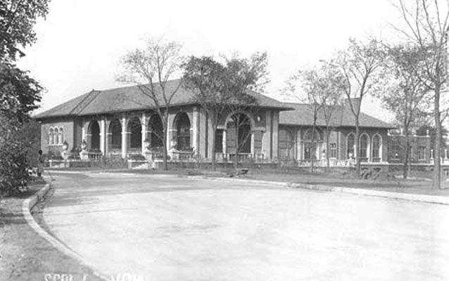 Driveway and side of the Boathouse building in Columbus Park, 1922