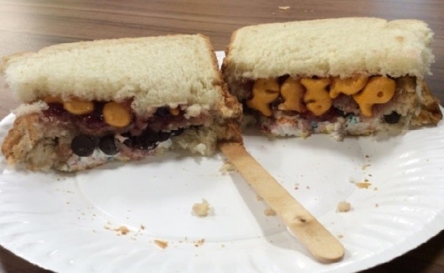An example of a sandwich that shows layers of food to represent layers of rock An example of a sandwich that shows layers of food to represent layers of rock