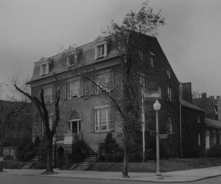 Photograph of the exterior of the Alva Belmont house