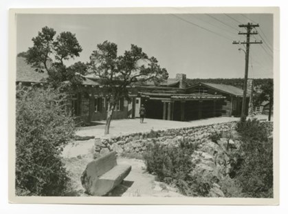 Bright Angel Lodge between 1920s and 1930s Bright Angel Lodge between 1920s and 1930s