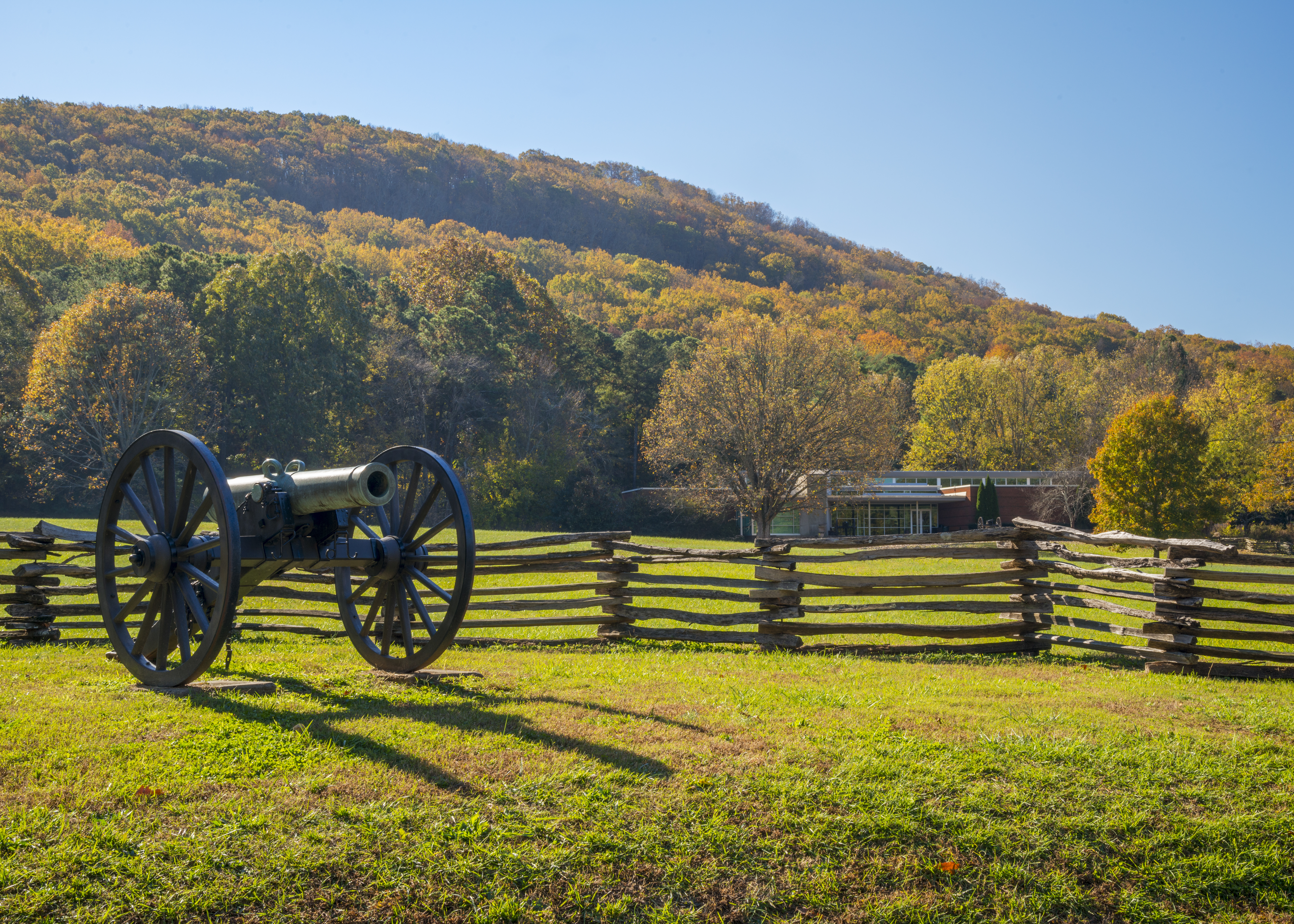 Iconic photo of the park's front memorial field with cannon in front