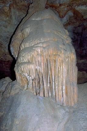 Limestone column formation in Coronado Cave Limestone column formation in Coronado Cave