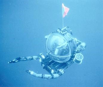 Image of the deep sea rover in Crater Lake.