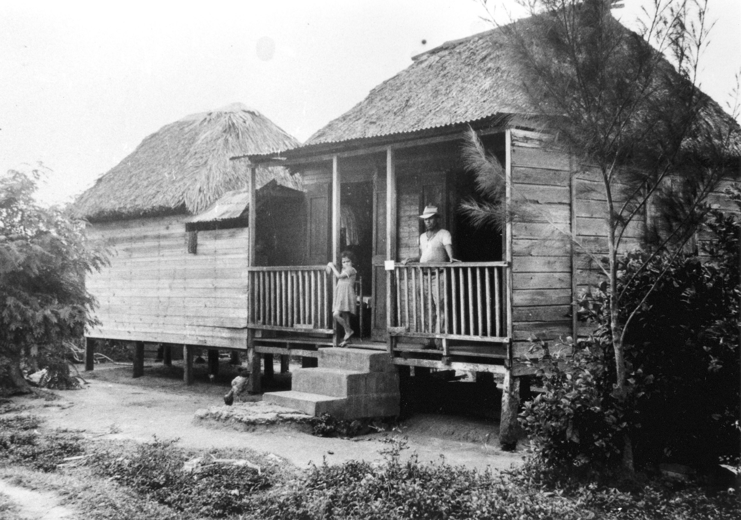 Figure 7: Wood and paja bohío  with a porch built in the 1940s.