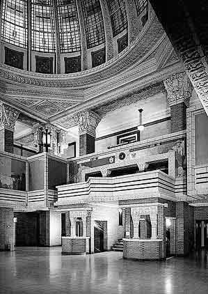 This is an image of the interior of the Woodbury County Courthouse, Sioux City, Iowa. Photo: HABS Collection, NPS.