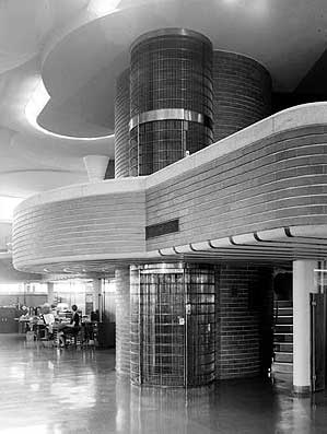 This is an image of the interior of the Johnson Wax Corporation Building, Racine, Wisconsin. Photo: HABS Collection, NPS.