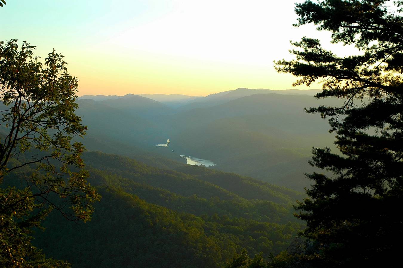 view of fern lake from pinnacle overlook