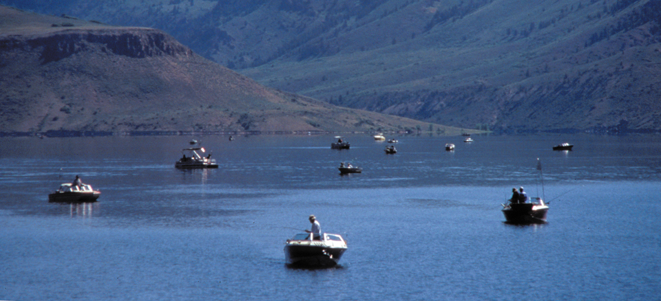 Boaters on Blue Mesa Reservoir Boaters on Blue Mesa Reservoir