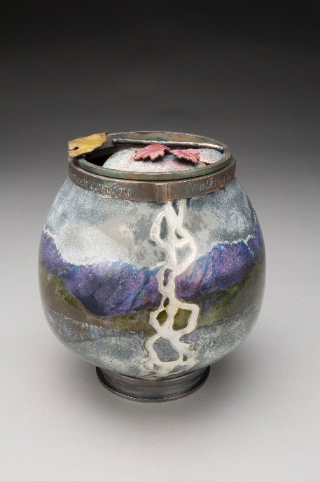 a fancy vase