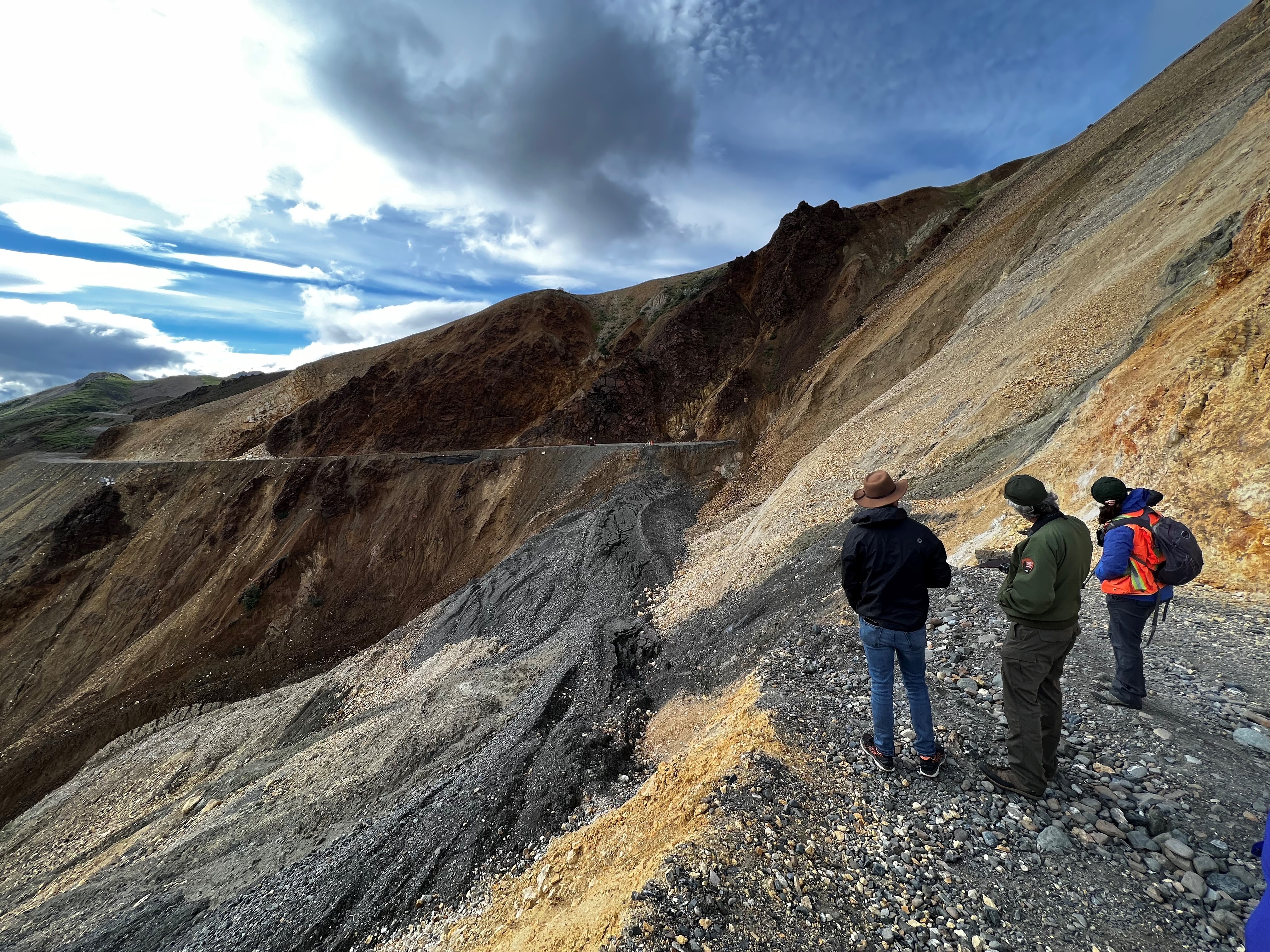 The Pretty Rocks landslide intersects the Denali Park Road near its midpoint at Mile 45.4 and displaces 100 yards (90 m) of the full width of the road
