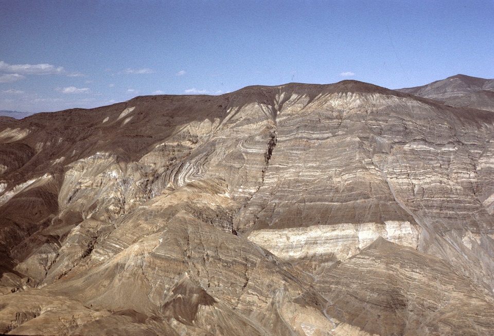 Panamint Butte has dramatically swooping layered rocks.