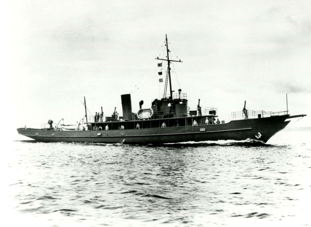 U.S.S. Sachem, a converted yacht used by Edison in 1917 for naval research