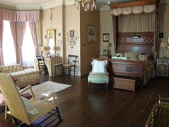 The Edisons' Bedroom in Glenmont.