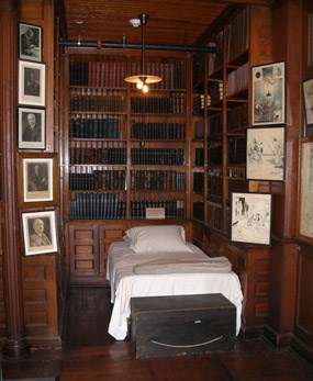 Alcove in the Library of the Edison Laboratory where curators found Wangemann's box of cylinders in 1957.