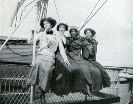 Anchor Steamship Passengers, circa 1912.(Gjenvick-Gjonvik Archives)