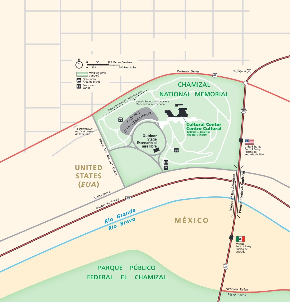 Un mapa muestra los límites del parque, las calles que lo colindan, su ubicación en la frontera con México y frente al parque Chamizal en Juárez, y las instalaciones en él