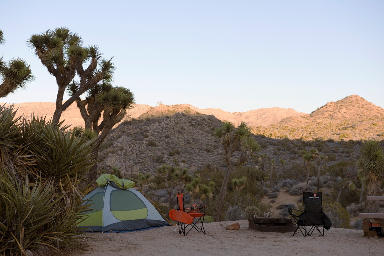 Una carpa de acampar en el campamento de Black Rock.